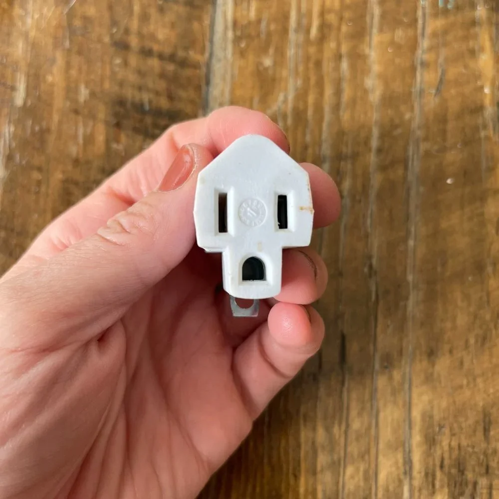 15-Amp 2 Wire To 3 Wire Single To Single Basic Standard Adapter